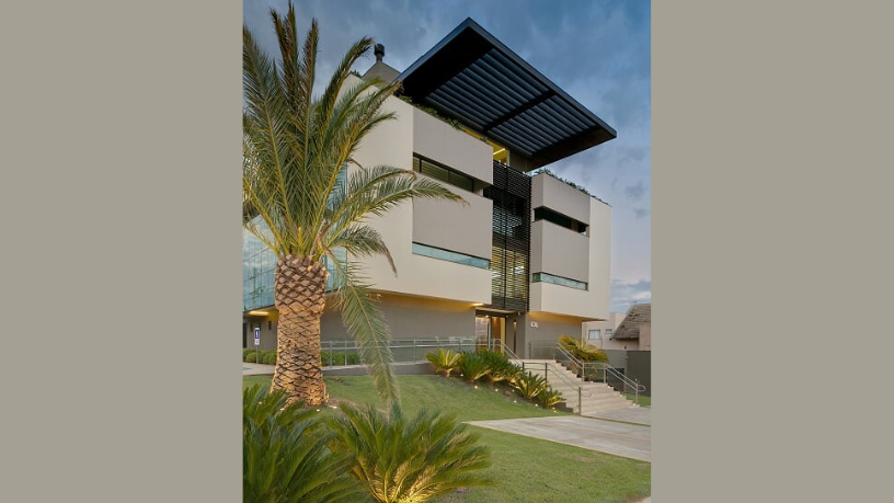 A judge’s decisions can shape negotiations, deadlines, and creditor rights, reinforcing, as emphasized by Rodrigo Gonçalves Pimentel, the success or failure of the reorganization plan.