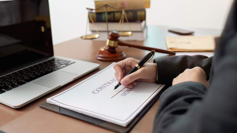 Legal and business relationships strengthened by trust according to Hebron Costa Cruz de Oliveira.