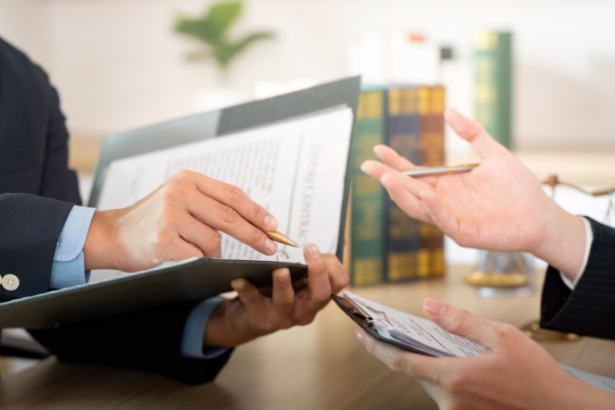 Trust as the foundation of legal and business relationships with Hebron Costa Cruz de Oliveira.